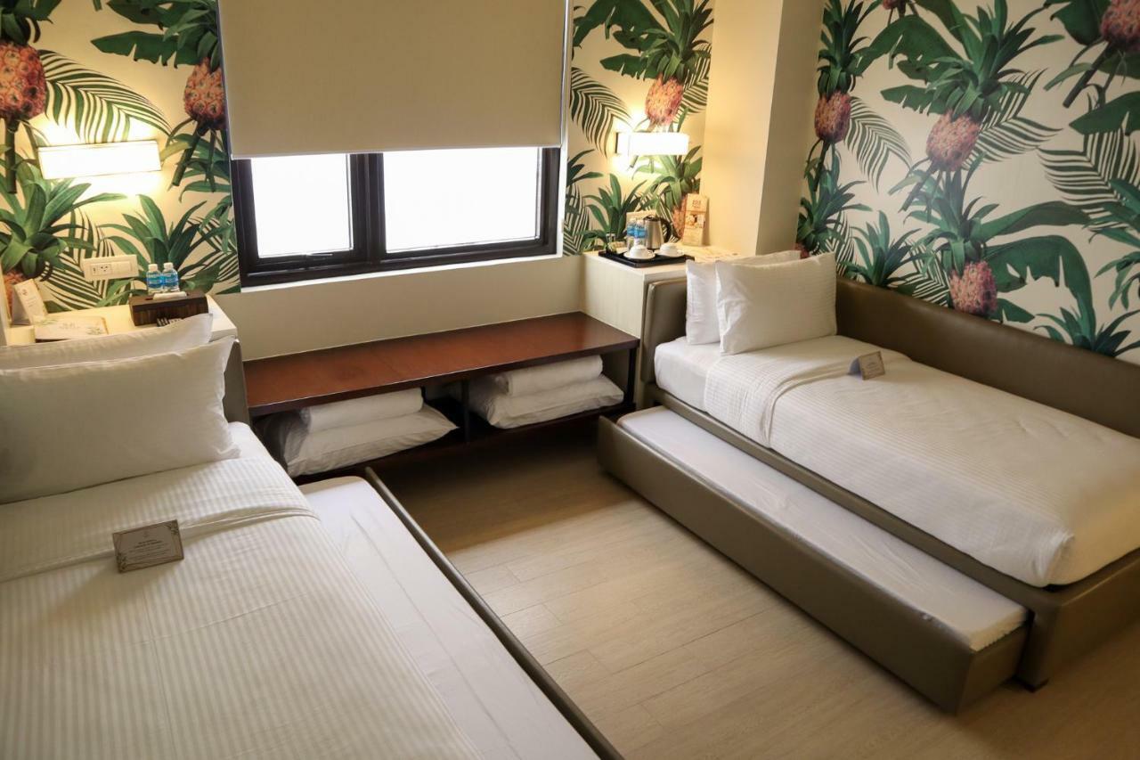 Mella Hotel Paranaque City Exterior photo