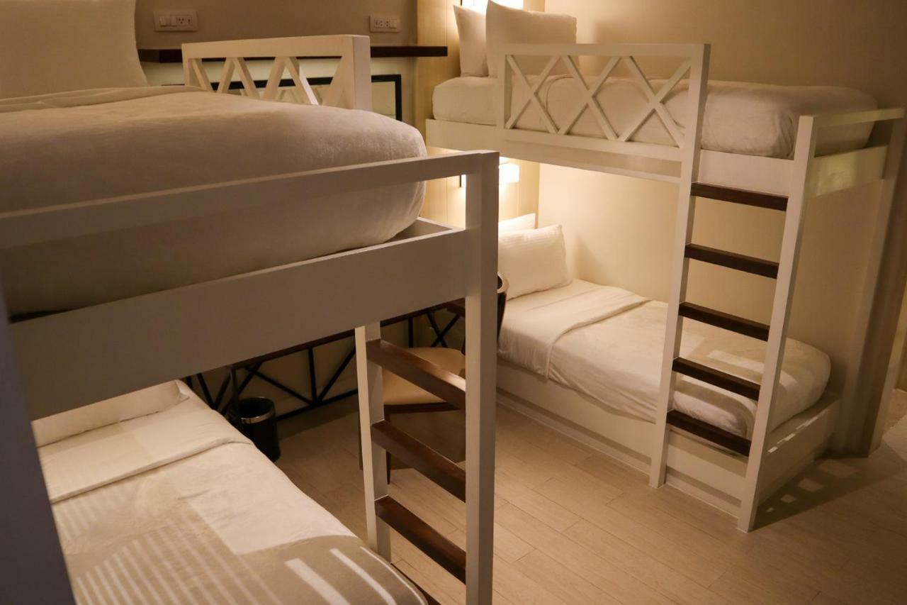 Mella Hotel Paranaque City Exterior photo
